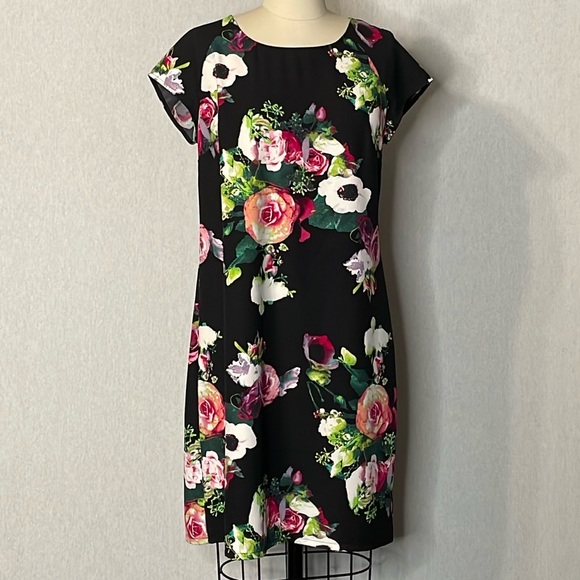 Merona Dresses & Skirts - Merona floral dress, size medium
